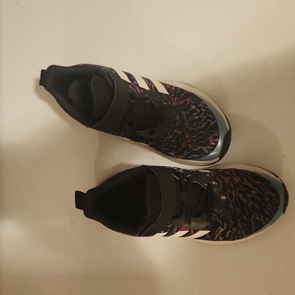 Girls Adidas Multi color(black, pink , white, bluish green), Size 3